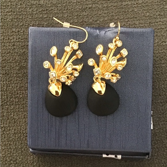 Brand New Crystal and Black Lucite Gold Tone Dangle Earrings. Designer look! - Picture 5 of 5